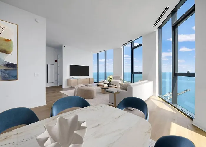 Extraordinary Spacious Chicago