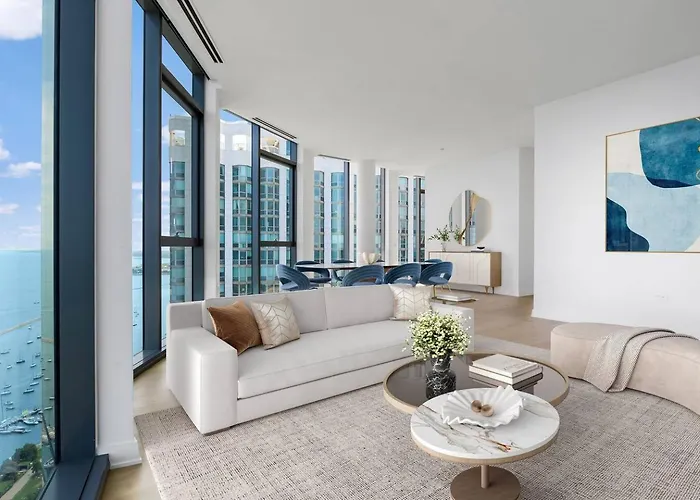 Extraordinary Spacious Chicago