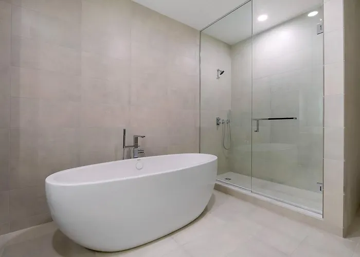 Extraordinary Spacious Appartement